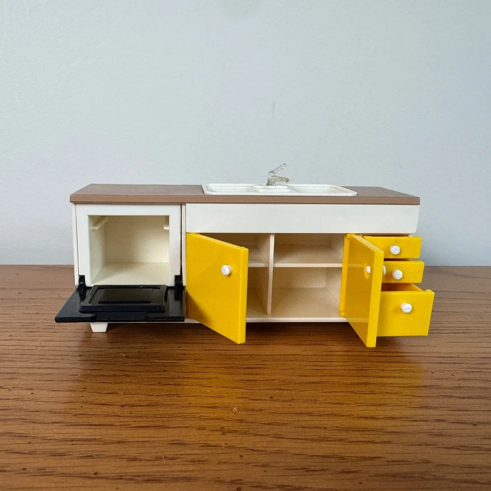 Vintage TOMY Dollhouse Figures Furniture Lot 1970s 1980s 22pc‎